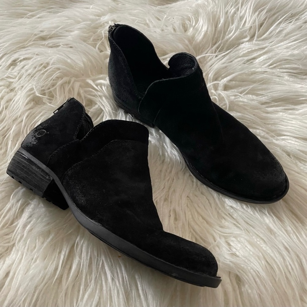 Born Kerri black vintage distressed leather back zip booties size 8.5/9
